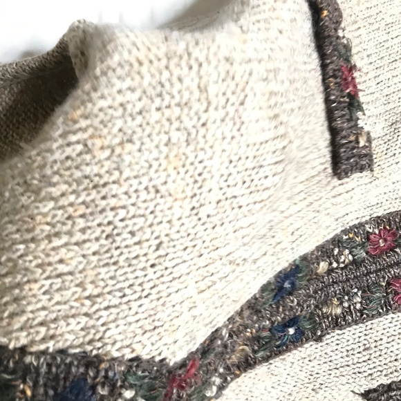 Graffiti Women’s Boho Knit Sweater Vest, Floral Detail - Picture 16 of 16